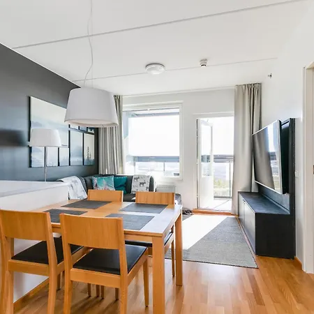 Levi 1607 Ski-in Ski-out With Mountain View And With 2 Skipasses Kittilä